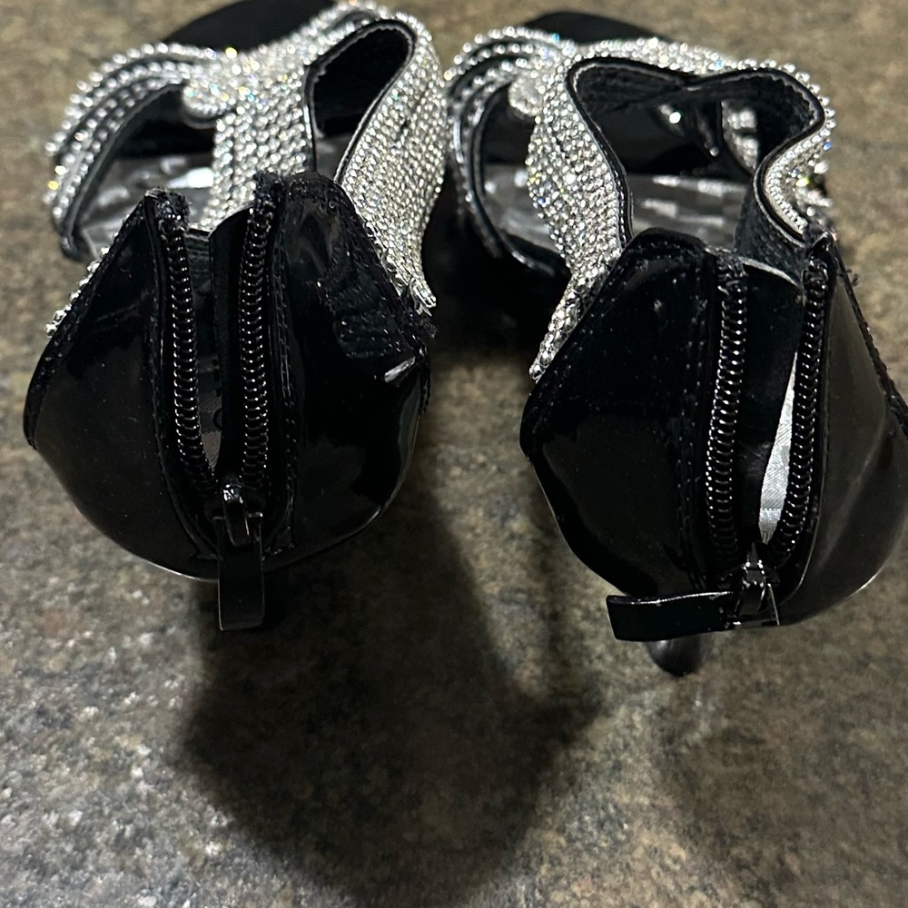 Delicacy Rhinestone Embellished Zippered Black Heels size 8 - Picture 8 of 8